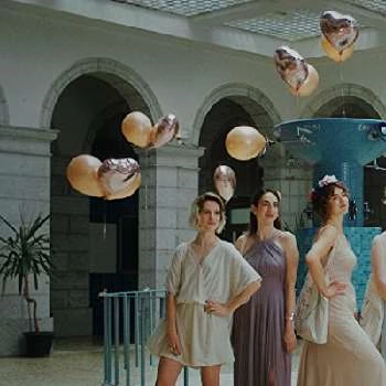 Luna Carpiaux - Age, Bio, Birthdate, Family, Networth & More