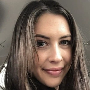 Courtney Lundquist Biography