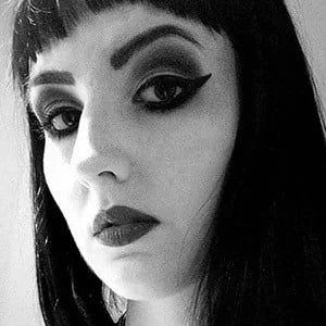 Evie Lupine Biography