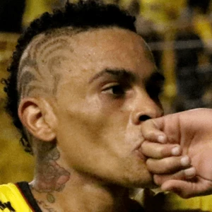 Jonathan Álvez - Family, Bio, Wiki, Dat of Birth, Networth & More