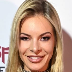 Savannah Lynx Biography