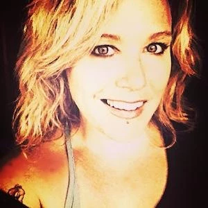 Renee Lyon - Adderess, Bio, Birthdate, Family, Wiki & More