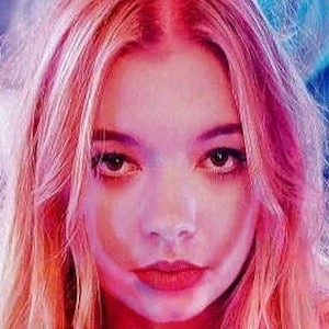 Becca Macintyre Biography