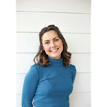 MacKenzie Lee - Age, Bio, Birthdate, Family, Networth & More