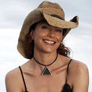 Simmone Jade Mackinnon Biography