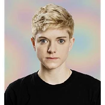 Mae Martin - Birthdate, Age, Family, Bio, Networth & More