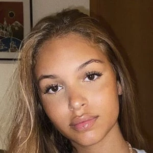 Virginia Magalhães - Age, Height, Birthdate, Bio, Family, Networth & More