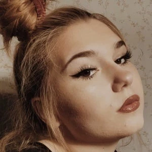 Samantha Magro - Networth, Bio, Wiki, Family, Birthday, Networth & More