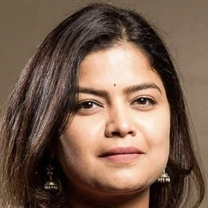 Poonam Mahajan Biography