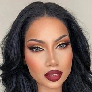 makeupbyalinna - Bio, Networth, Family, Age, Birthdate & More