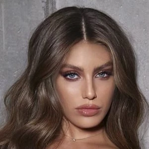 Taylor Malkov - Family, Bio, Birthday, Family, Income & More