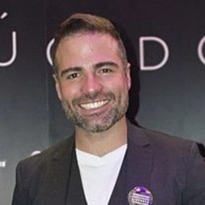 Roberto Manrique Biography