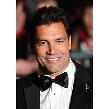 Manu Bennett