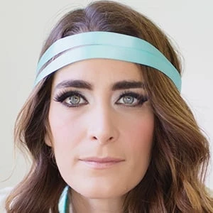 Carolyn Mara - Age, Height, Birthdate, Family, Wiki & More