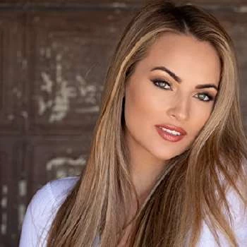 Mariah Davis - Age, Bio, Birthdate, Family, Networth & More