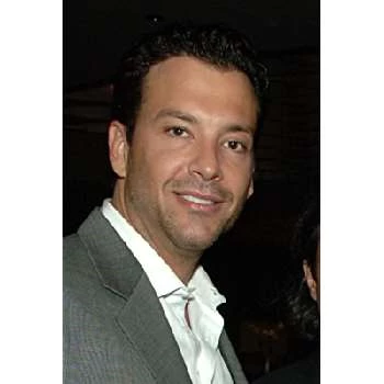 Marklen Kennedy Biography