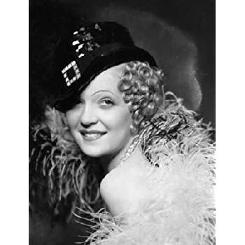 Mártha Eggerth - Income, Birthday, Family, Bio, Networth & More