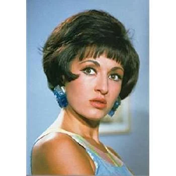 Martha Karagianni - Family, Bio, Birthday, Family, Income & More