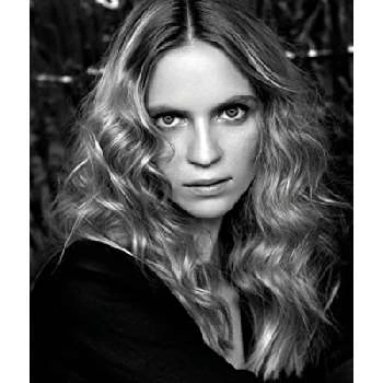 Mary Komasa - Age, Bio, Birthdate, Family, Networth & More