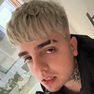 Kaze Kenzo Biography
