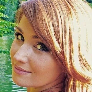 Stephanie Matto Biography