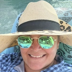 Molly Maung - Family, Bio, Birthday, Family, Income & More