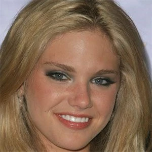 Mackenzie Mauzy - Parents, Networth, Bio, Birthdate, Family Wiki & More