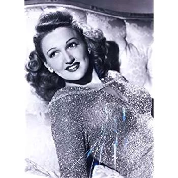 Mavis Murray - Family, Bio, Birthday, Family, Income & More