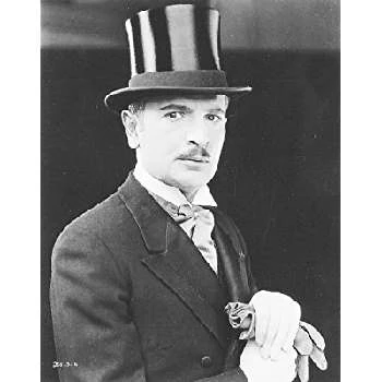 Max Barwyn - Age, WIki, Birthday, Family, Networth & More