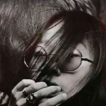 May Pang - Age, WIki, Birthday, Family, Networth & More