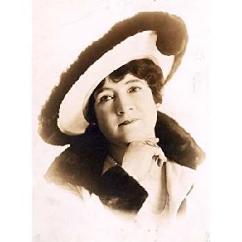 May Wallace - Wiki, Bio, Networth, Birthdate, Family & More