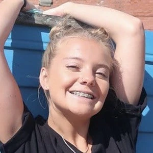 Anna Maynard - Family, Bio, Birthday, Family, Income & More