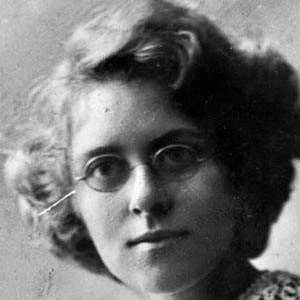 Daphne Mayo - Age, Bio, Birthdate, Family, Networth & More