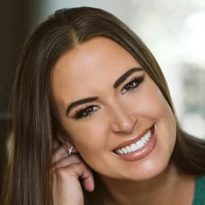 Stephanie McCarty - Age, Bio, Birthdate, Family, Networth & More