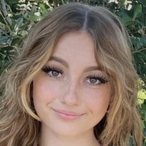 Alexis McClellan - Age, Bio, Birthdate, Family, Networth & More