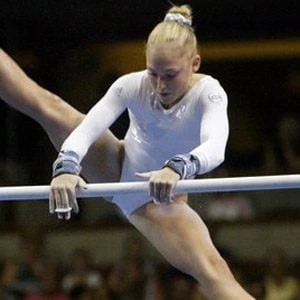 Courtney McCool - Age, Bio, Birthdate, Family, Networth & More