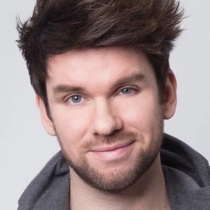 Eoghan McDermott - Family, Bio, Birthdate,Age, Networth , Wiki& More
