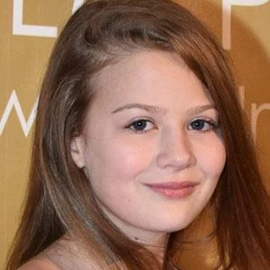 Kira McLean - Adderess, Bio, Birthdate, Family, Wiki & More