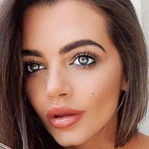 Emma McVey Biography