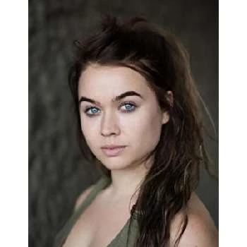 Megan Cusack Biography
