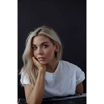 Megan Munro - Age, Bio, Birthdate, Family, Networth & More