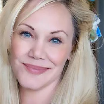 Melanie Warner - Age, Bio, Birthdate, Family, Networth & More