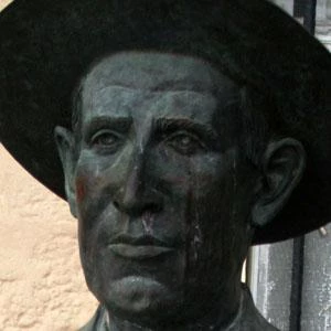 Enrique el Mellizo - Age, Bio, Birthdate, Family, Networth & More