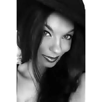 Melora Nivienne - Adderess, Bio, Birthdate, Family, Wiki & More