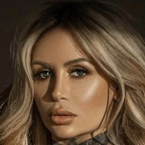 Mina Mendes Biography