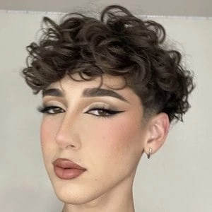 Daus Mendoza - Age, Bio, Career, Family, Wiki, Networth & More