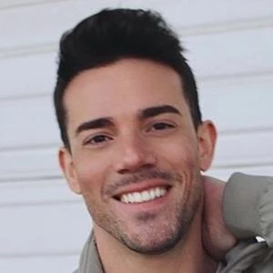 Robert Mendoza - Age, WIki, Birthday, Family, Networth & More