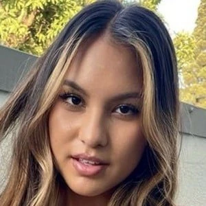 Sabrina Mercado - Height, Bio, Wiki, Family, Birthplace, Networth & More