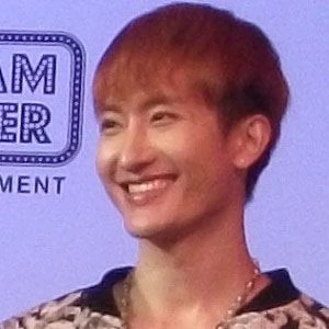 Zhou Mi Biography