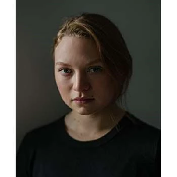 Mia Threapleton - Wiki, Bio, Birthdate, Networth, Family & More